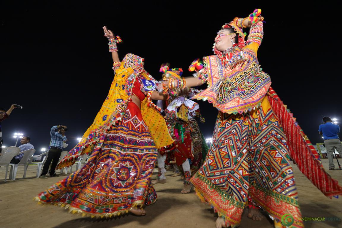 Live-Garba-Gandhinagar-Cultural-Forum-2019-Mega-Final-115