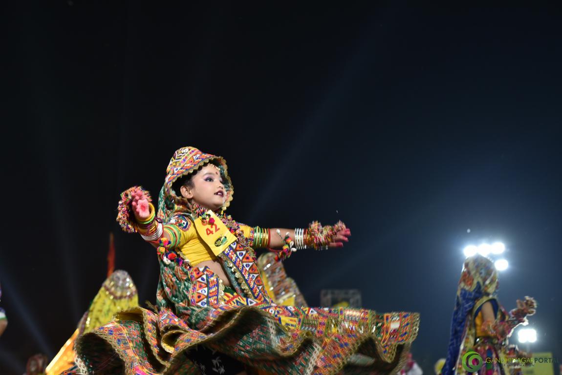 Live-Garba-Gandhinagar-Cultural-Forum-2019-Mega-Final-161
