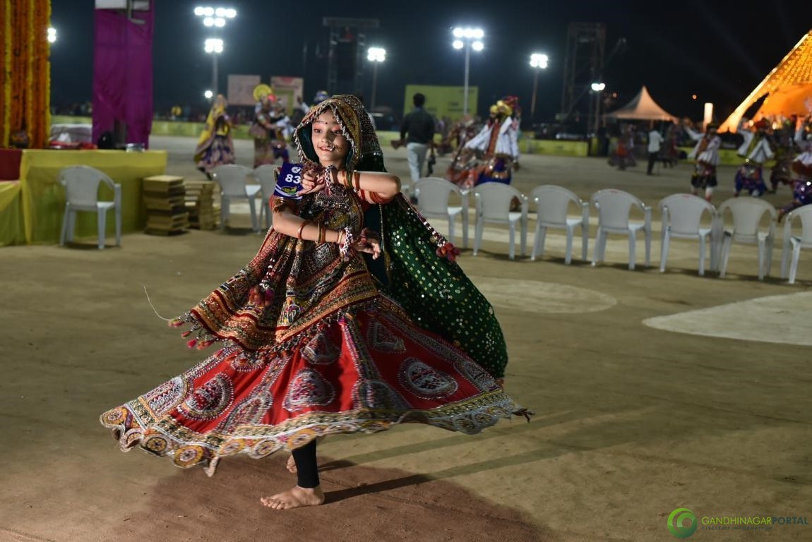 Live-Garba-Gandhinagar-Cultural-Forum-2019-Mega-Final-170