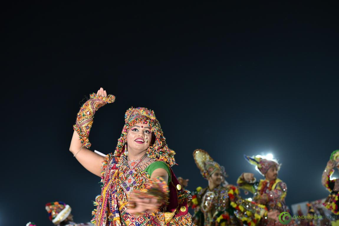 Live-Garba-Gandhinagar-Cultural-Forum-2019-Mega-Final-194