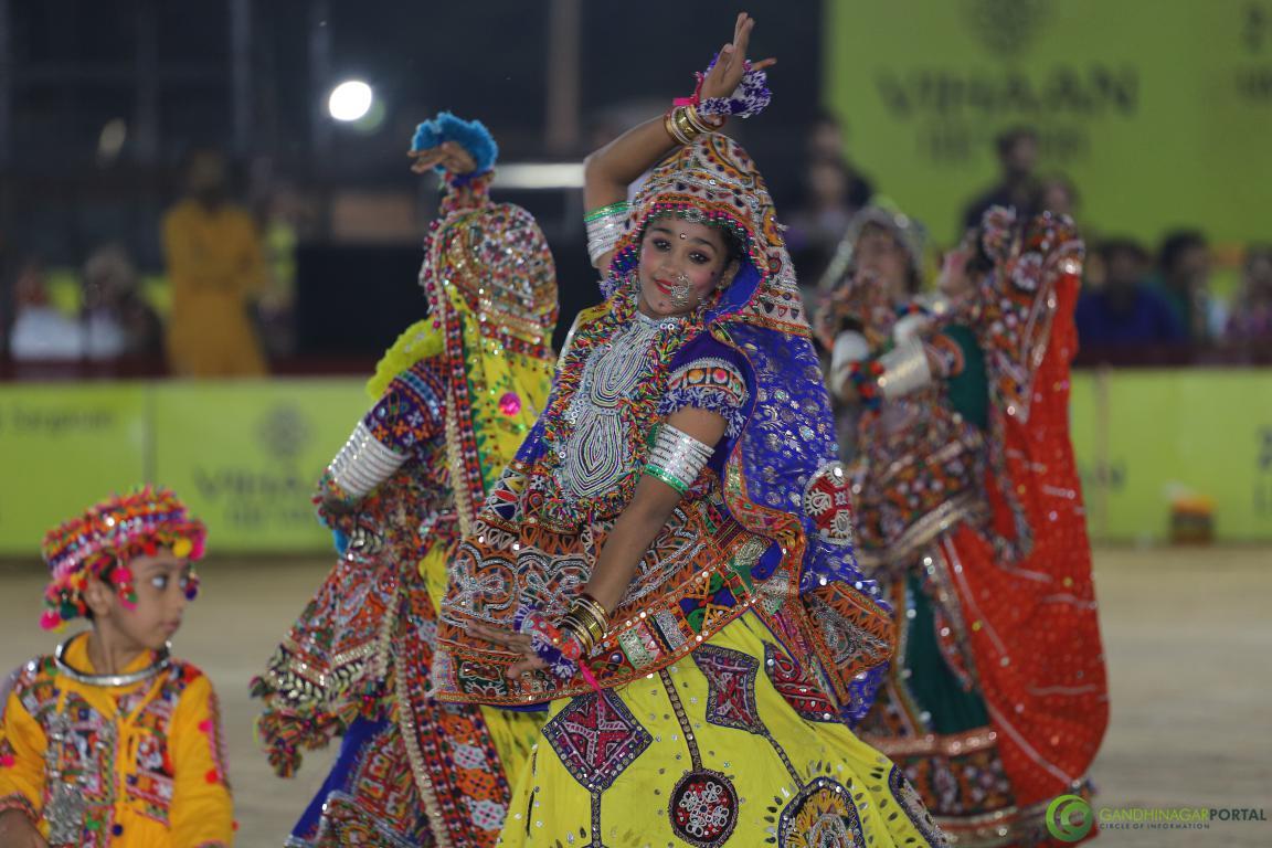 Live-Garba-Gandhinagar-Cultural-Forum-2019-Mega-Final-20