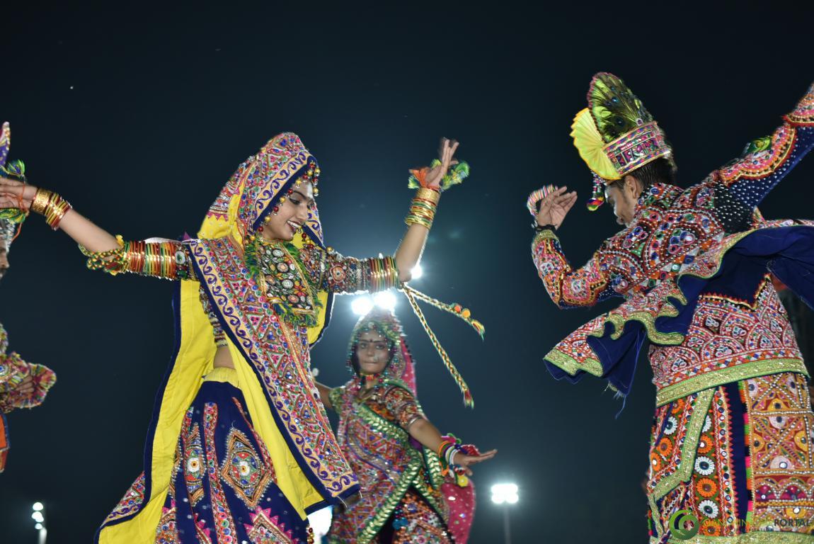 Live-Garba-Gandhinagar-Cultural-Forum-2019-Mega-Final-205