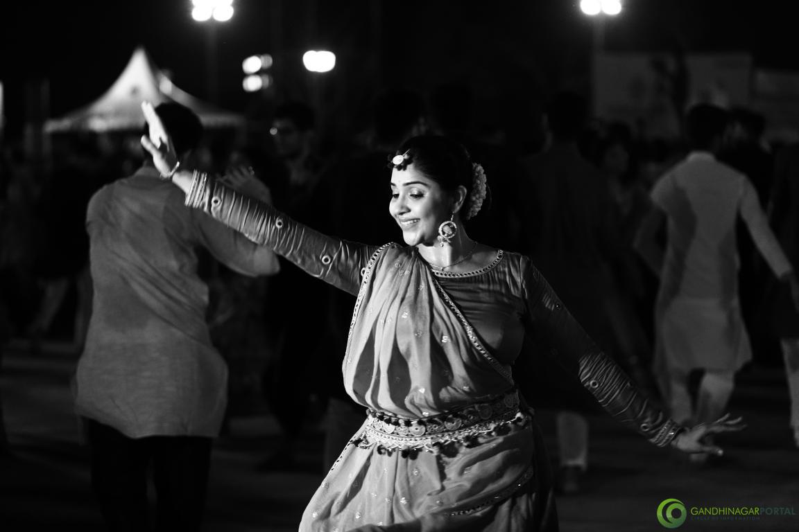 Gandhinagar Cultural Forum Navratri 2020- Day 4 Aarti by Salil Mehta & Group